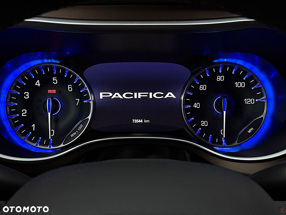 Chrysler Pacifica - 6