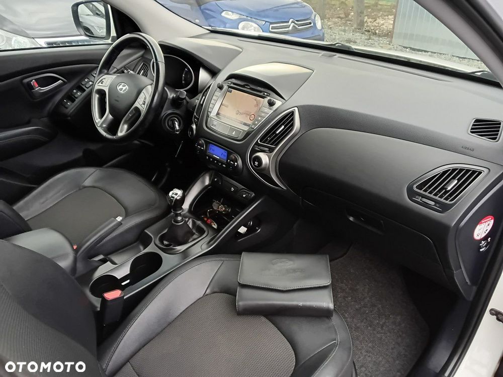 Hyundai ix35 1.6 2WD Fifa World Cup Edition - 9