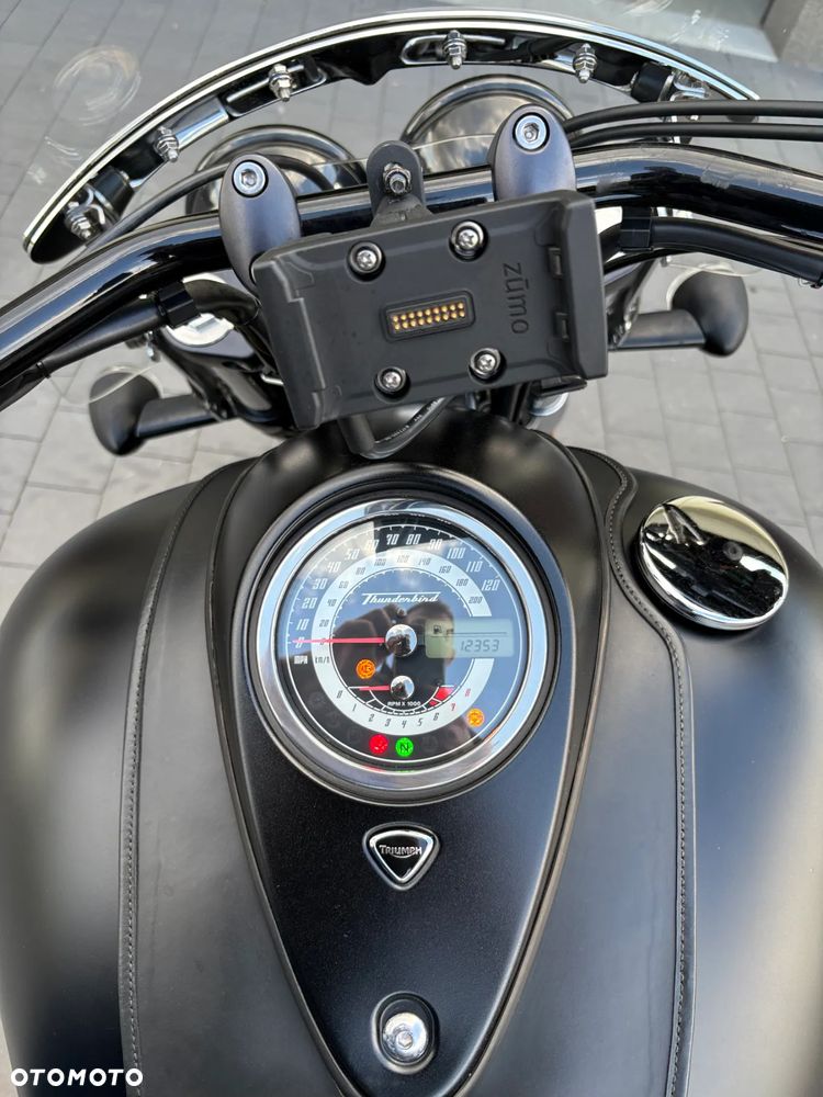 Triumph Thunderbird - 19