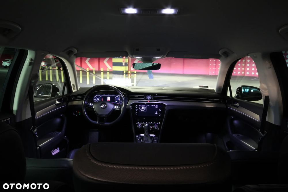 Volkswagen Passat Variant 2.0 TDI DSG (BlueMotion Technology) Highline - 16