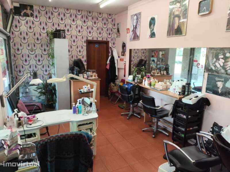 Trespasse para venda de Cabeleireiro e Estética