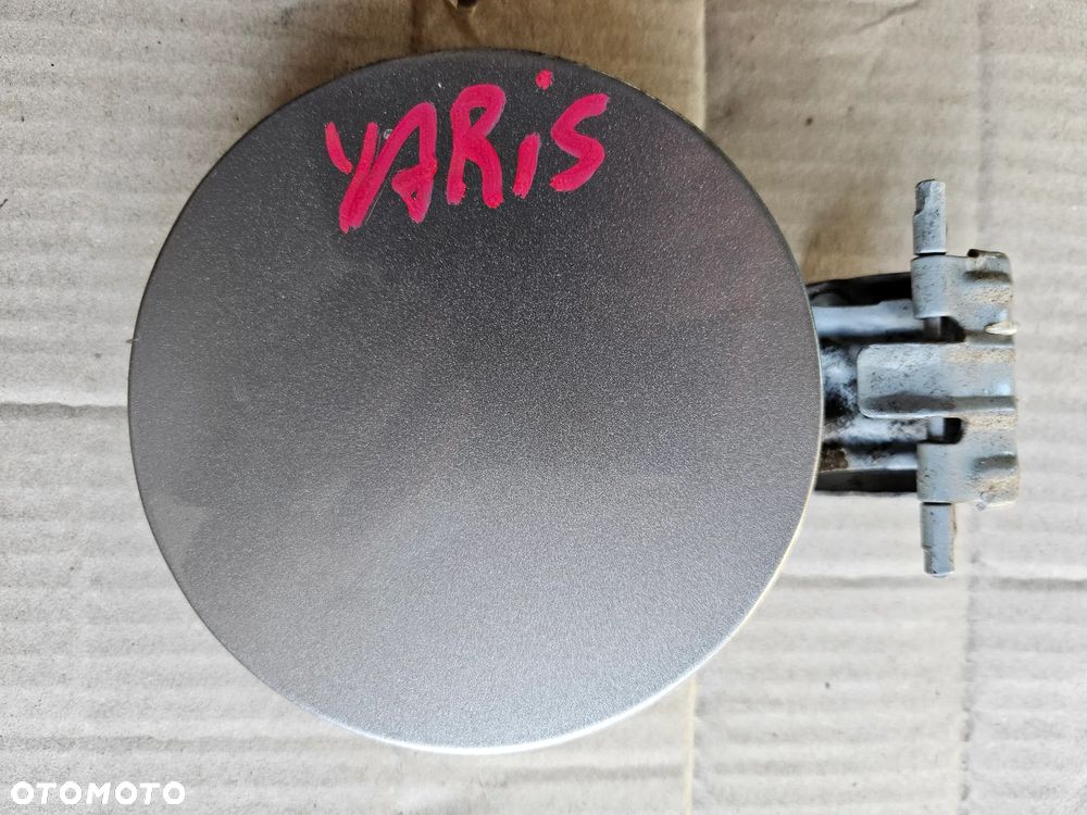 Toyota Yaris 1 I klapka wlewu paliwa 1D2