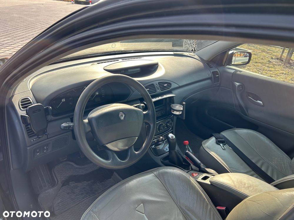 Renault Laguna - 5