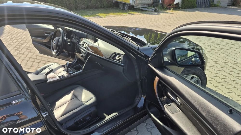 BMW Seria 3 328i xDrive - 14