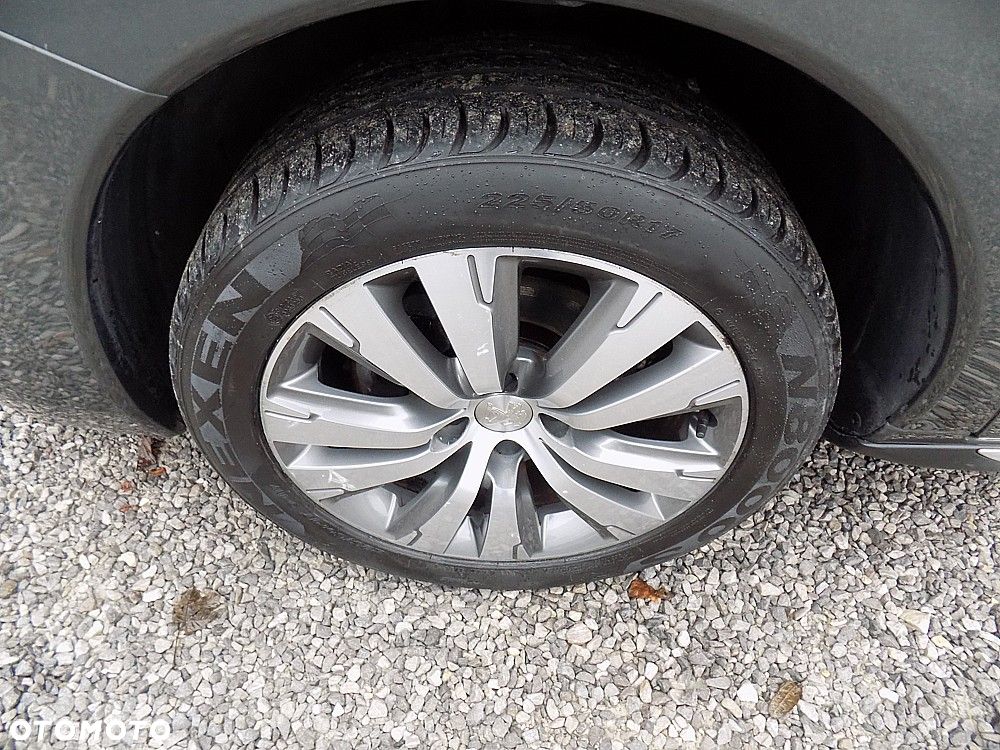 Peugeot 3008 PureTech 130 Stop & Start GPF Allure - 29