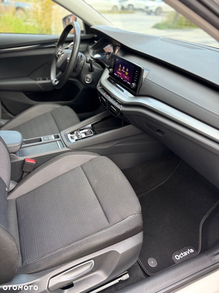 Skoda Octavia 2.0 TDI Ambition DSG - 27