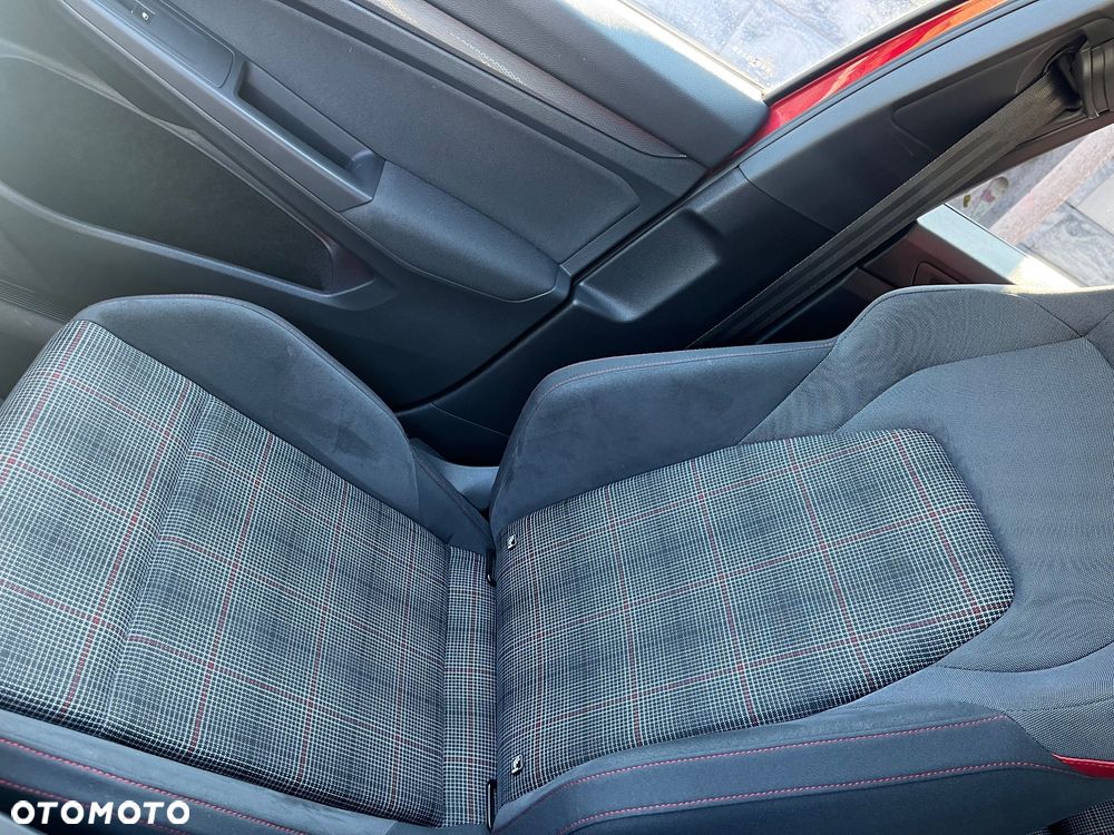 Volkswagen Golf 2.0 TSI GTI DSG - 28