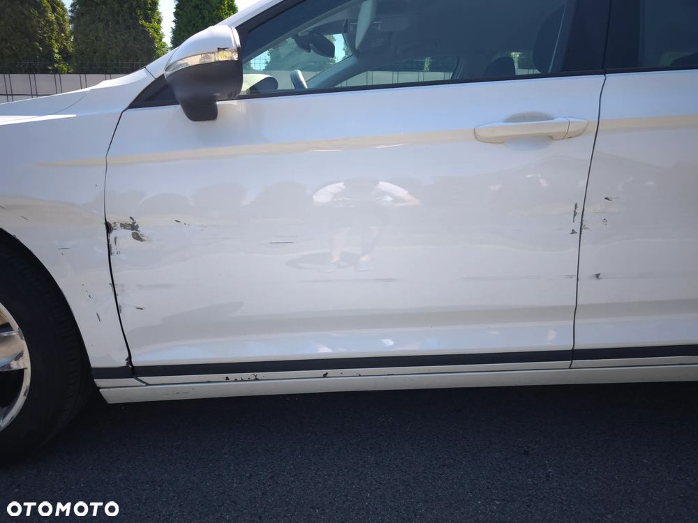 Volkswagen Passat 1.5 TSI OPF DSG Conceptline - 39