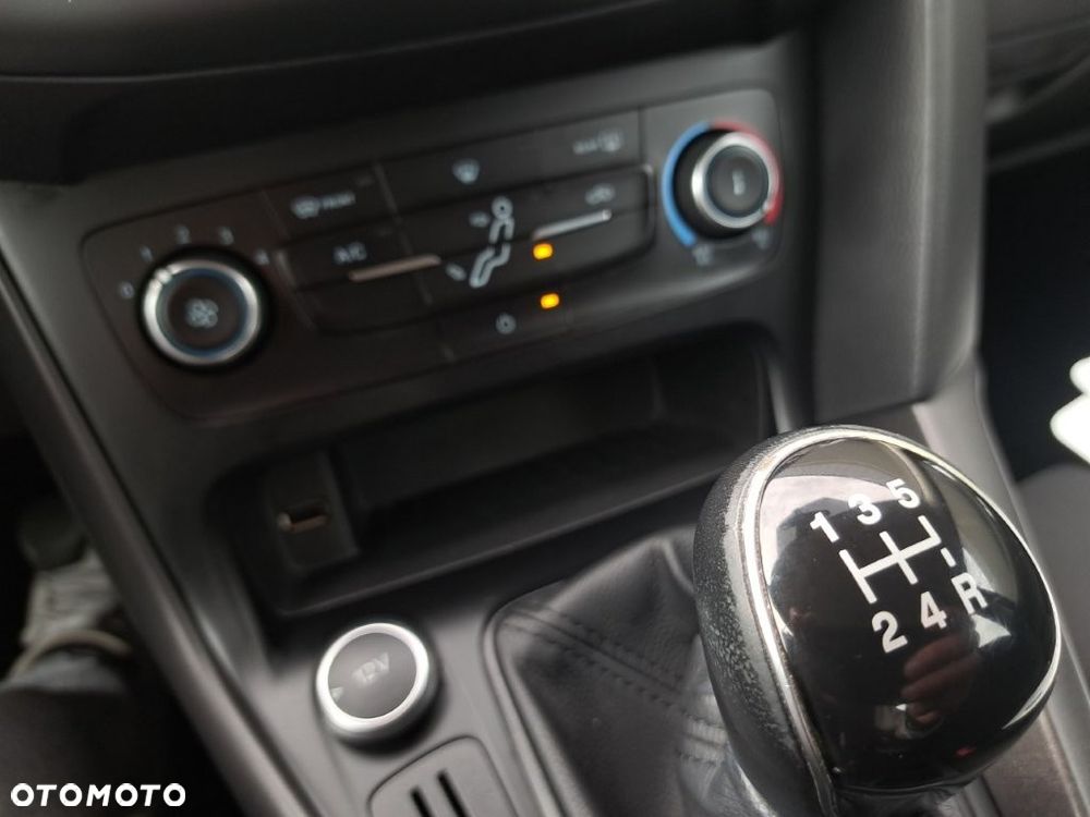 Ford Focus 1.6 Trend - 29