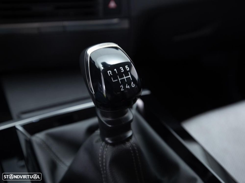 Opel Astra 1.5 D Elegance - 18