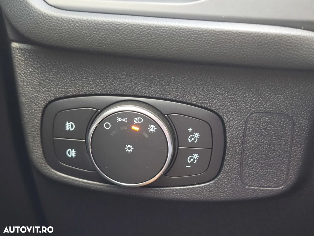 Ford Focus 2.0 EcoBlue Titanium - 24