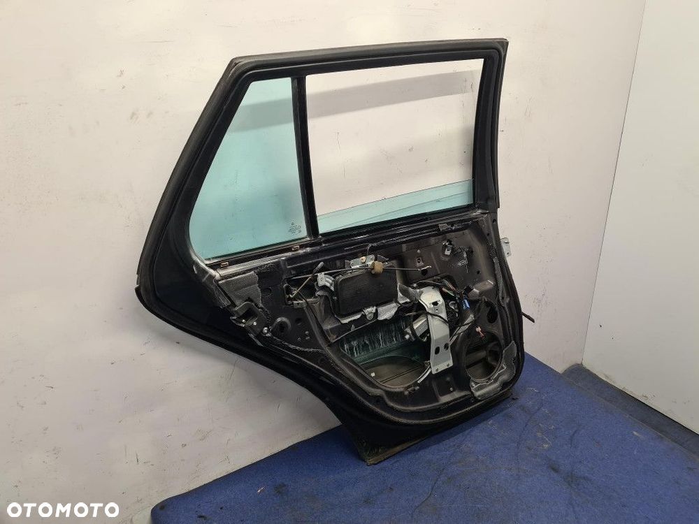 MERCEDES W203 LIFT KOMBI DRZWI TYŁ LEWE 768 - 11