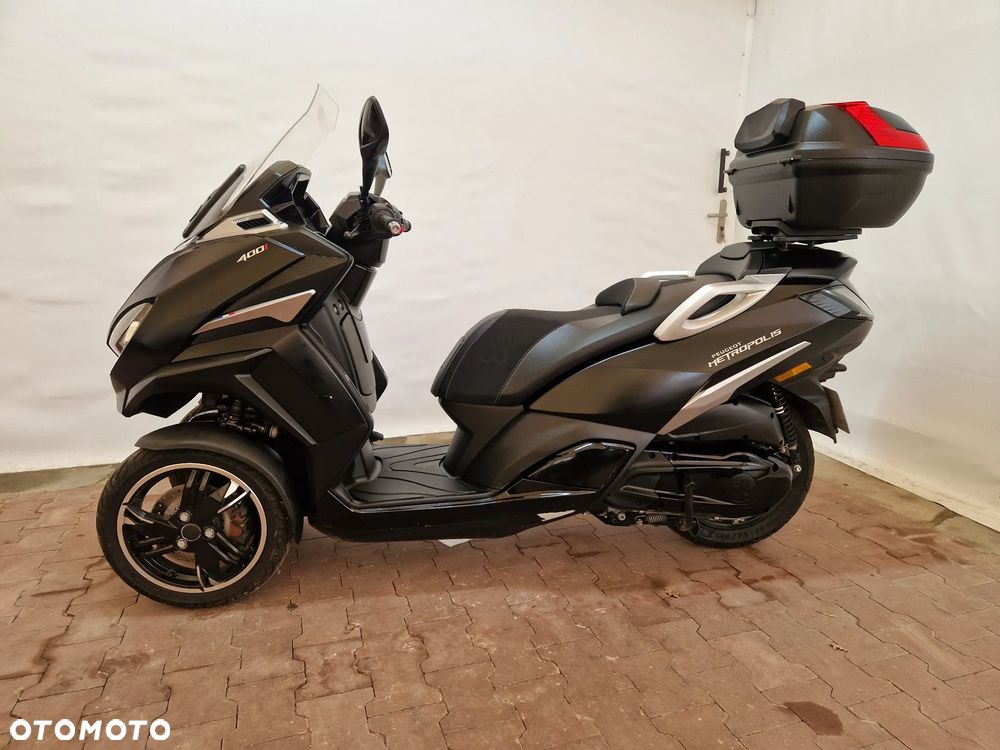 Peugeot Metropolis - 8