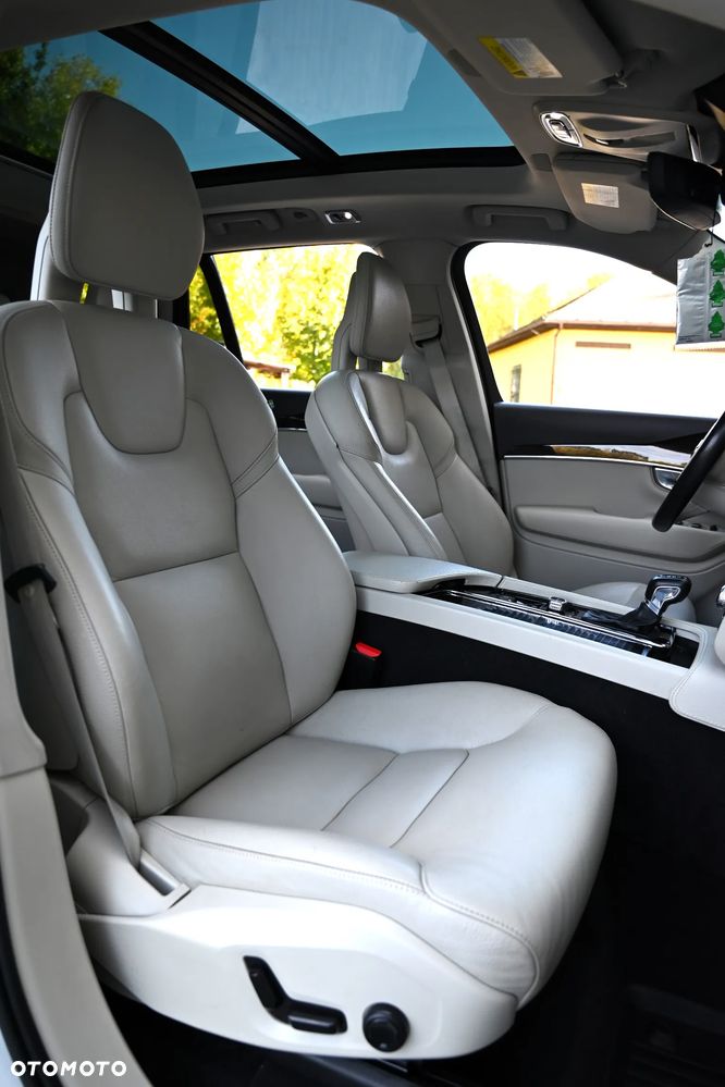Volvo XC 90 - 21