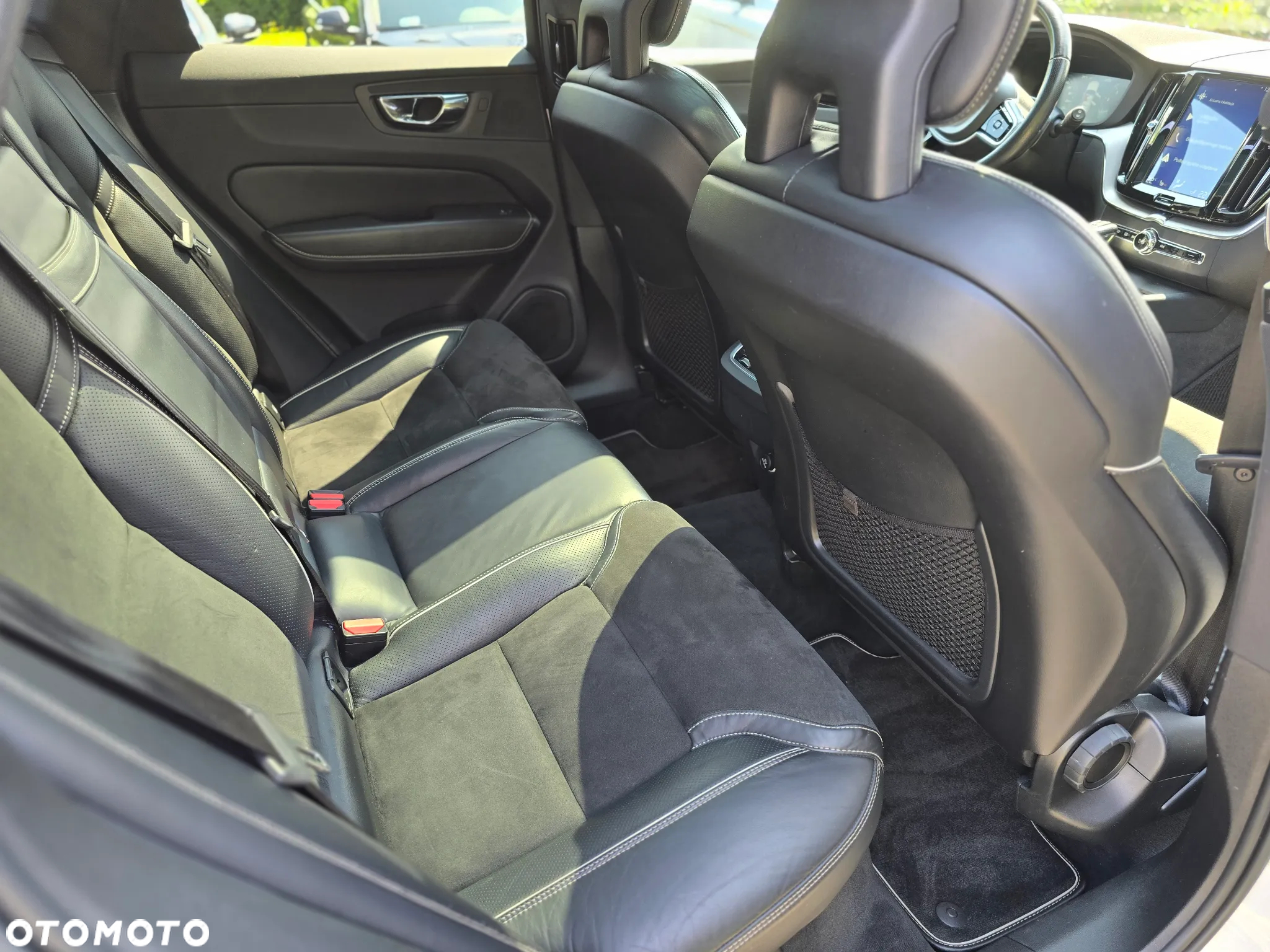 Volvo XC 60 T5 AWD R-Design - 14