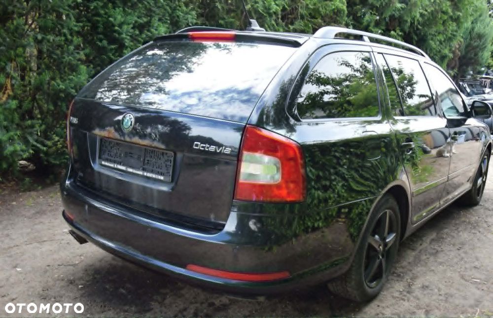 Skoda Octavia 2.0 TDI DPF RS - 6