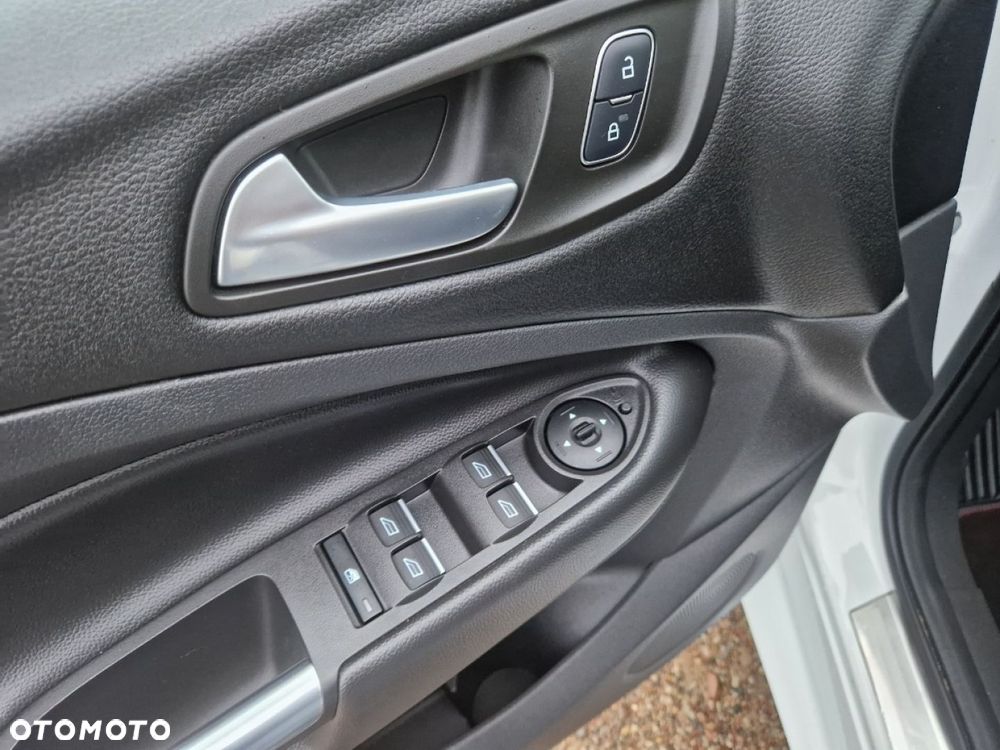 Ford Kuga 1.5 EcoBoost 2x4 ST-Line - 9