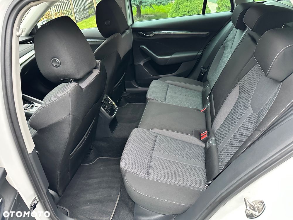 Skoda Octavia 2.0 TDI DSG Style - 17