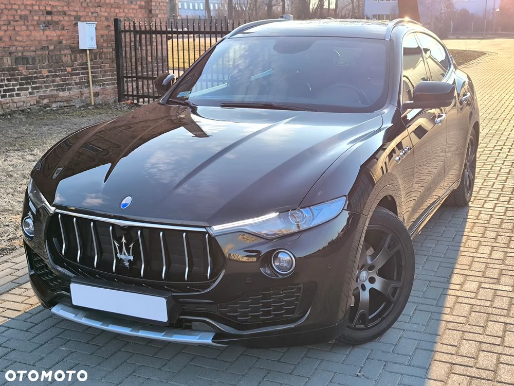Maserati Levante Q4 Executive - 10