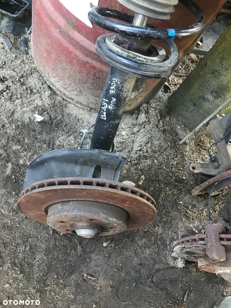 ZWTORNICA MCPHERSON LEWY BMW E46 3.0 - 2