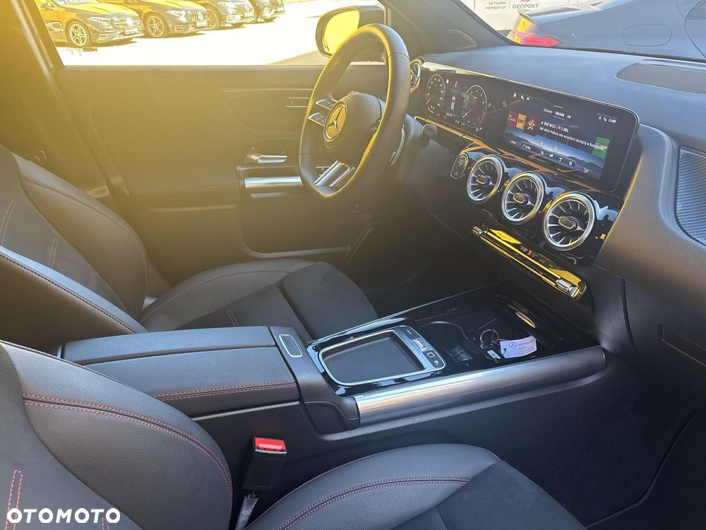 Mercedes-Benz GLA - 19