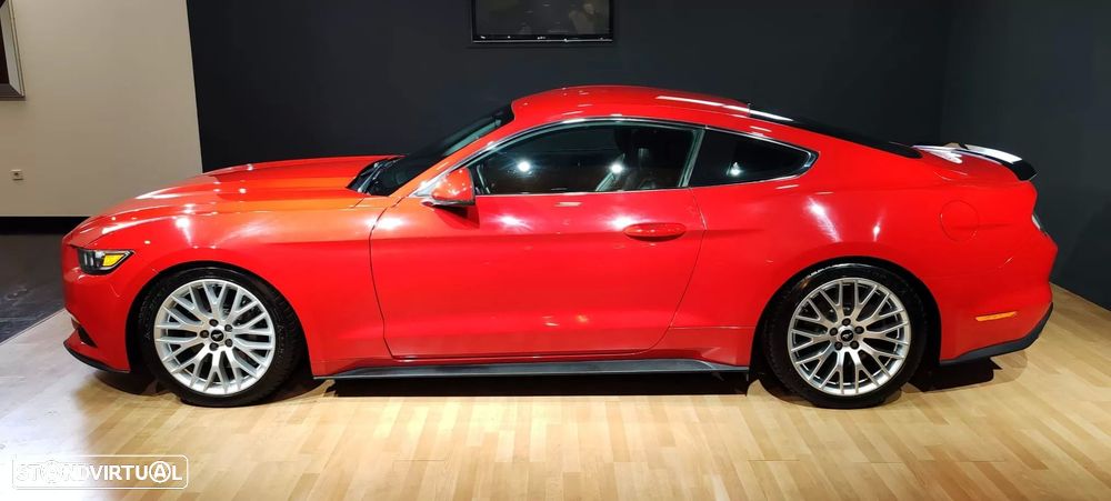 Ford Mustang 2.3 Eco Boost Aut. - 5