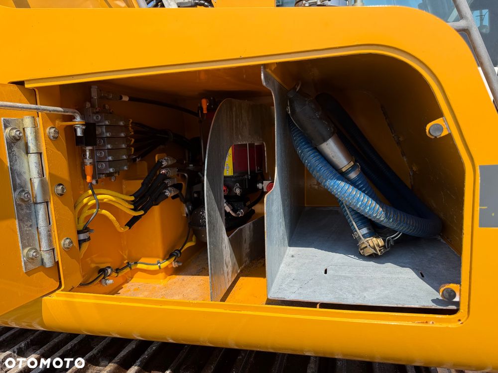 Liebherr R 922 LC - 23