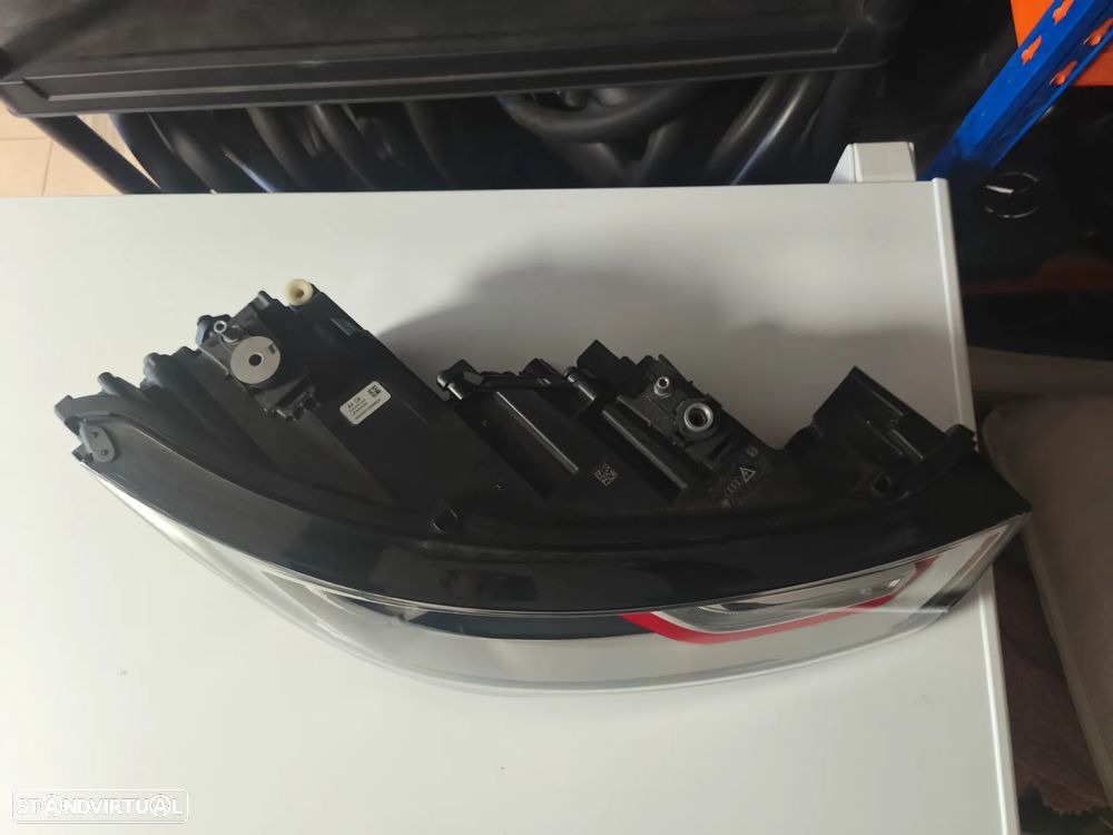 Farol direito bi-xenon Led Audi S1 -8XA941006B - 5