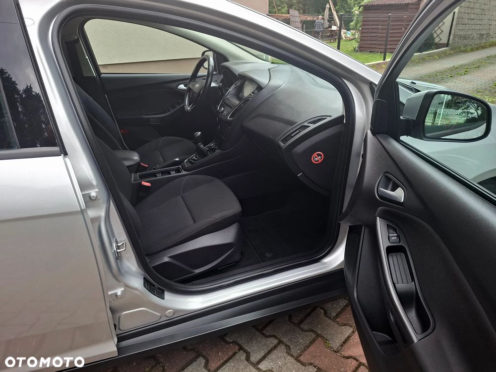 Ford Focus - 25