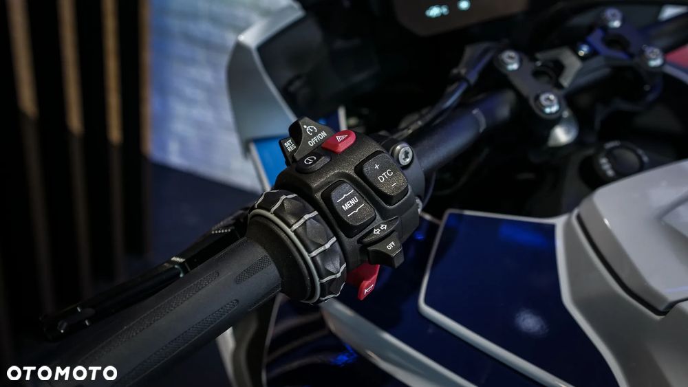 BMW XR - 17