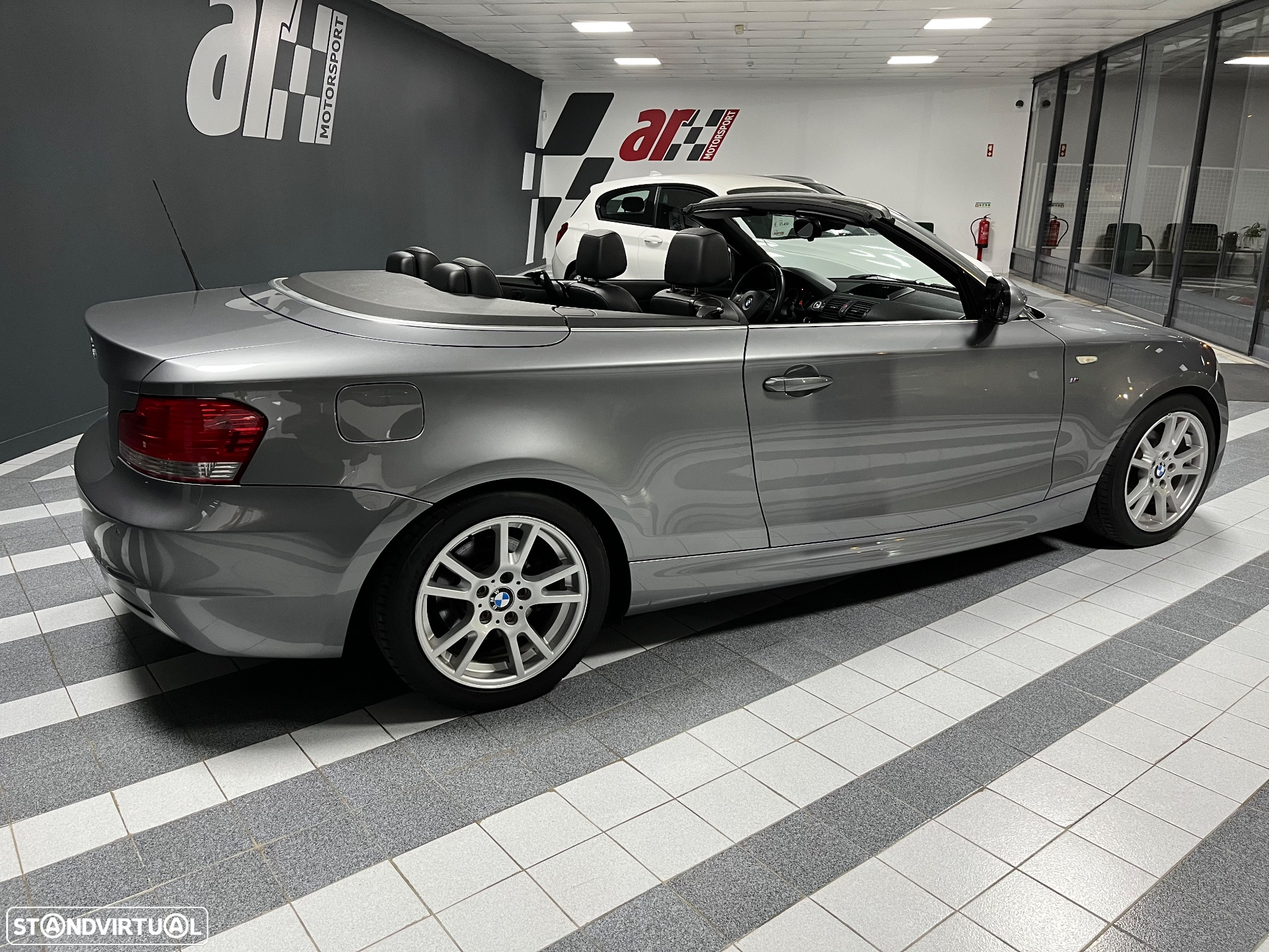 BMW 118 d Cabrio Limited Edition Lifestyle c/ M Sport Pack - 3