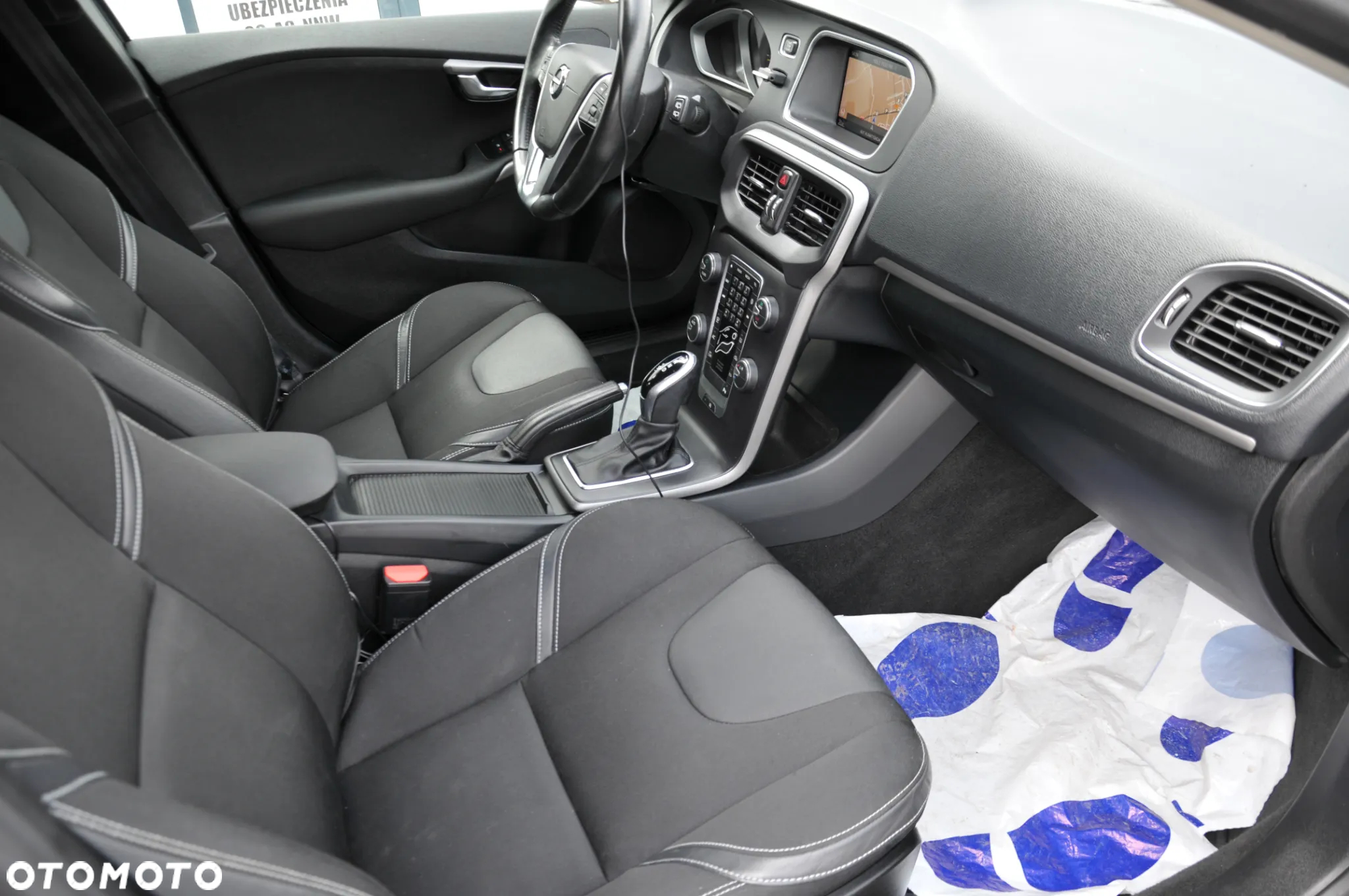 Volvo V40 D2 Drive-E Momentum - 27