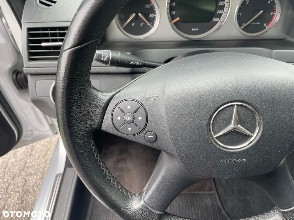 Mercedes-Benz Klasa C 320 CDI 7G-TRONIC Avantgarde - 17