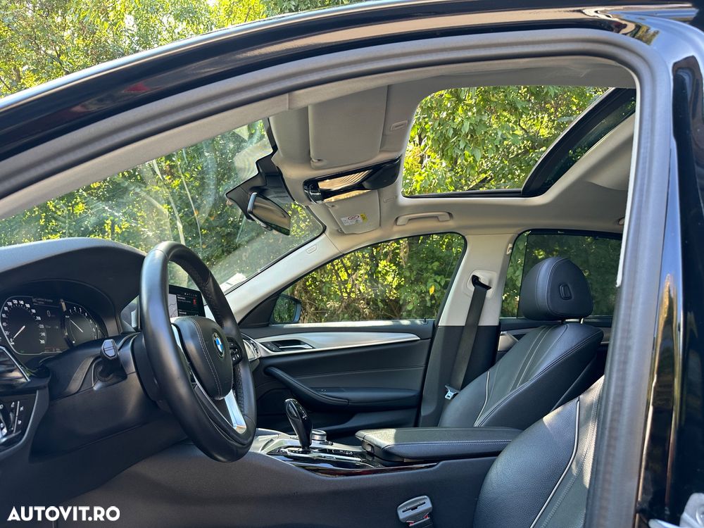 BMW Seria 5 530e Aut. Luxury Line - 34