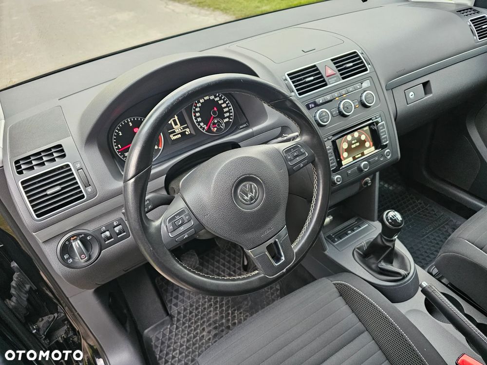 Volkswagen Touran 2.0 TDI DPF Highline - 10