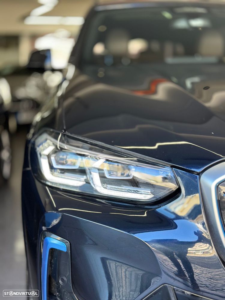 BMW iX3 M Sport Impressive - 32