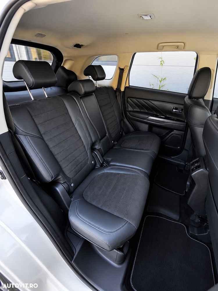Mitsubishi Outlander 2.4 4WD Diamant+ - 11