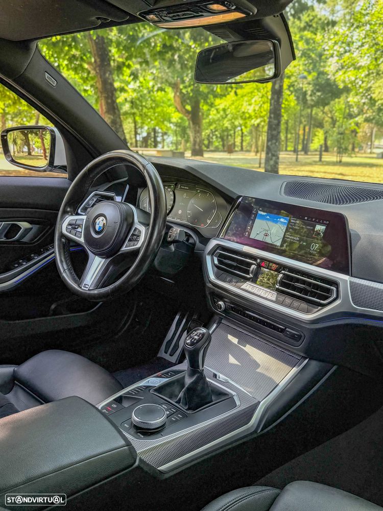 BMW 318 d Touring Pack M - 16