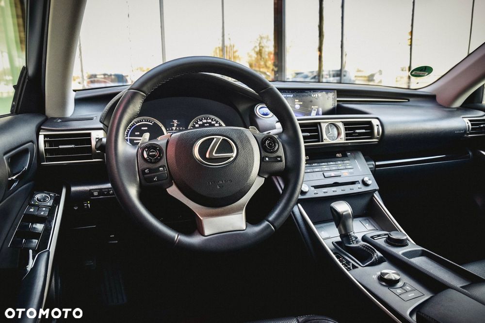 Lexus IS 300h F Impression EU6 - 14