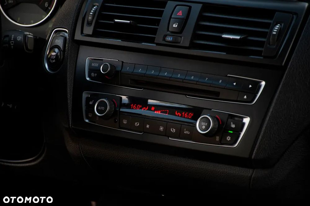 BMW Seria 1 120d Sport Line - 10