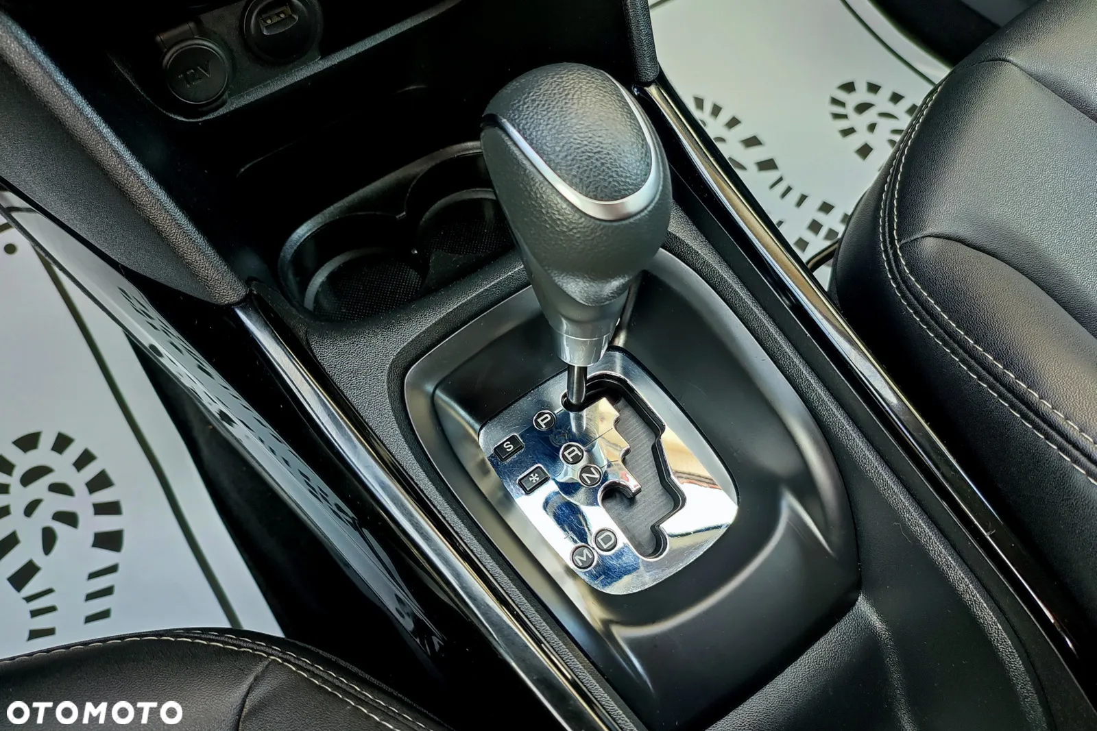 Peugeot 2008 PureTech 110 Stop&Start EAT6 Allure - 12