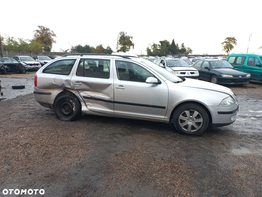 Skoda Octavia II Kombi 1.9 TDI 105km 08r 9156 wszystkie części maska - 3