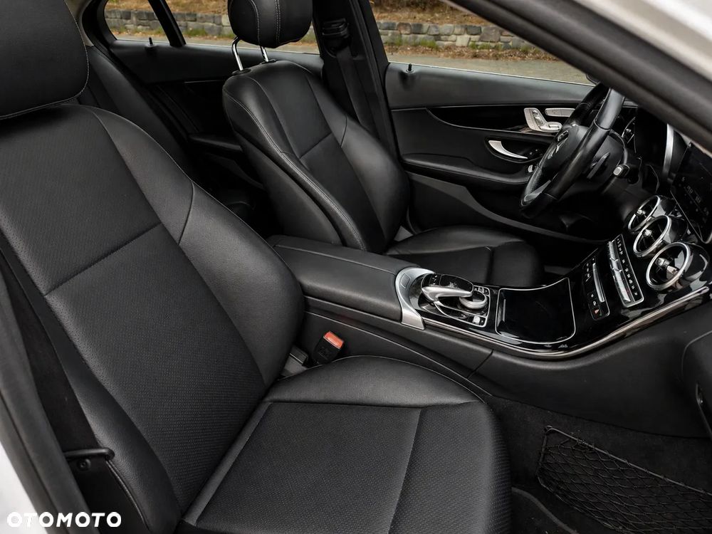 Mercedes-Benz Klasa C 250 9G-TRONIC Exclusive - 11