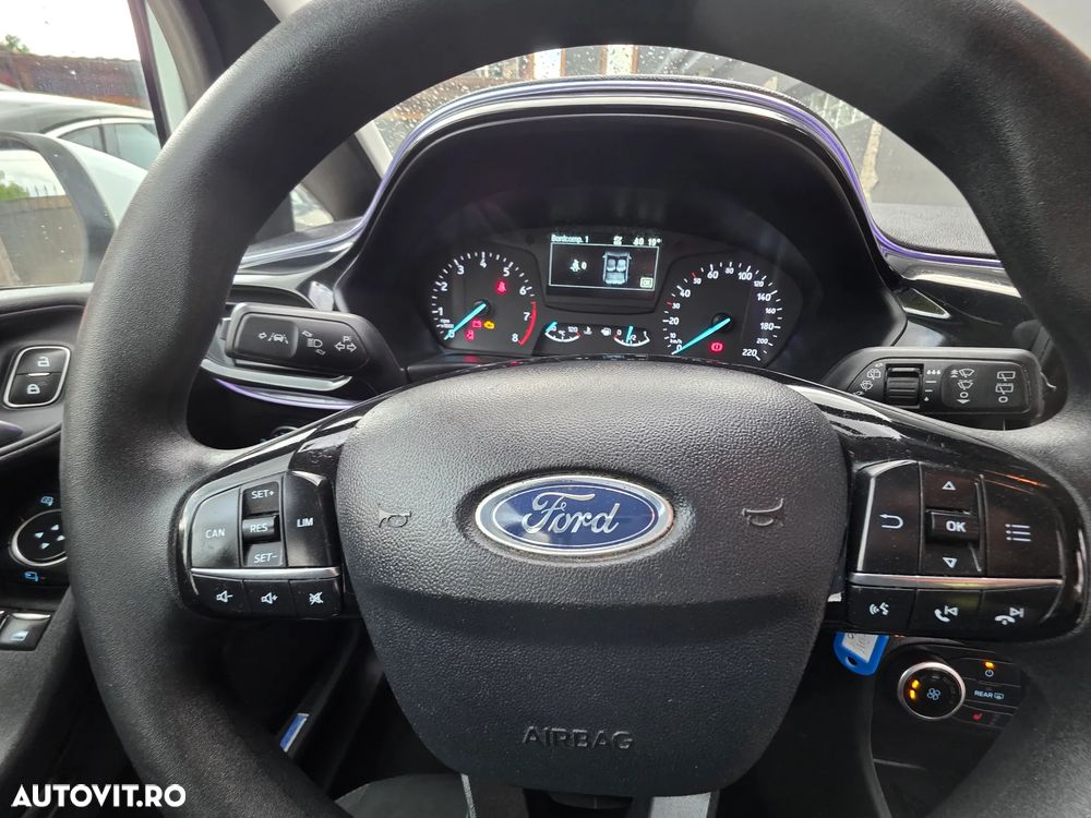 Ford Fiesta - 10