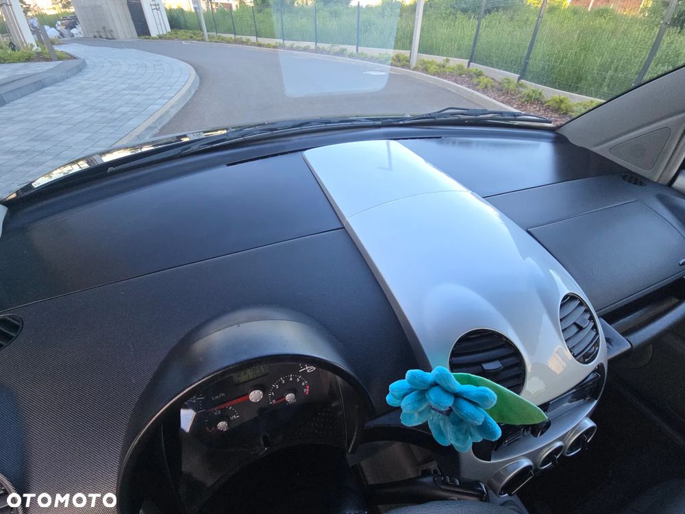 Volkswagen New Beetle - 33
