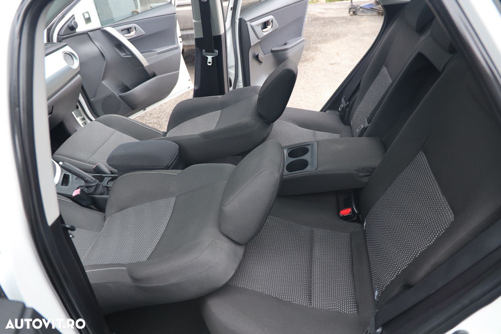 Toyota Auris 1.8 L VVT-i Hybrid Luna - 9