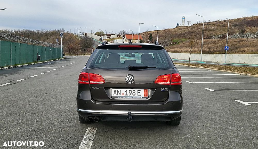 Volkswagen Passat Variant 2.0 TDI BlueMotion Technology DSG Comfortline - 12