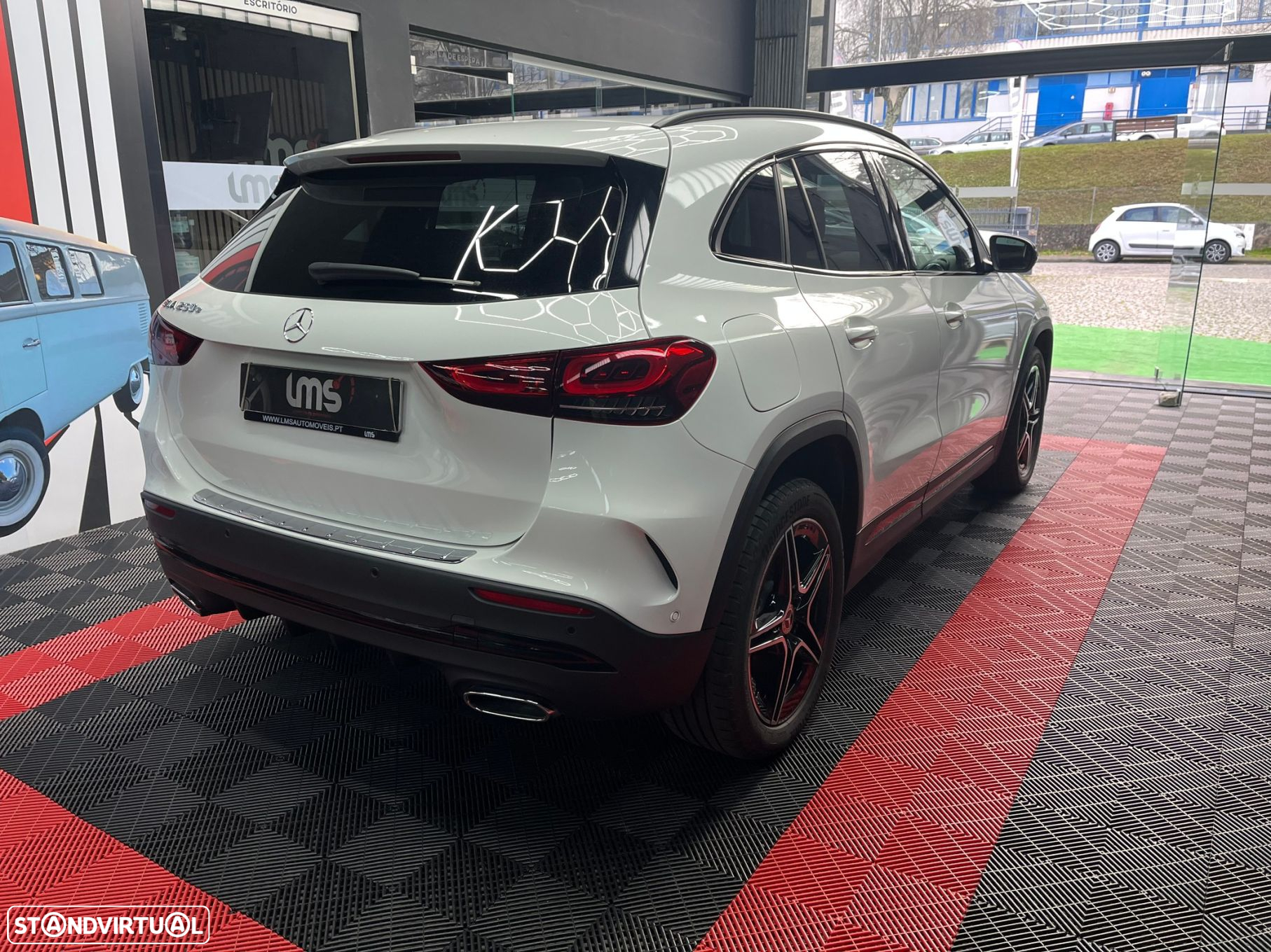 Mercedes-Benz GLA 250 - 4