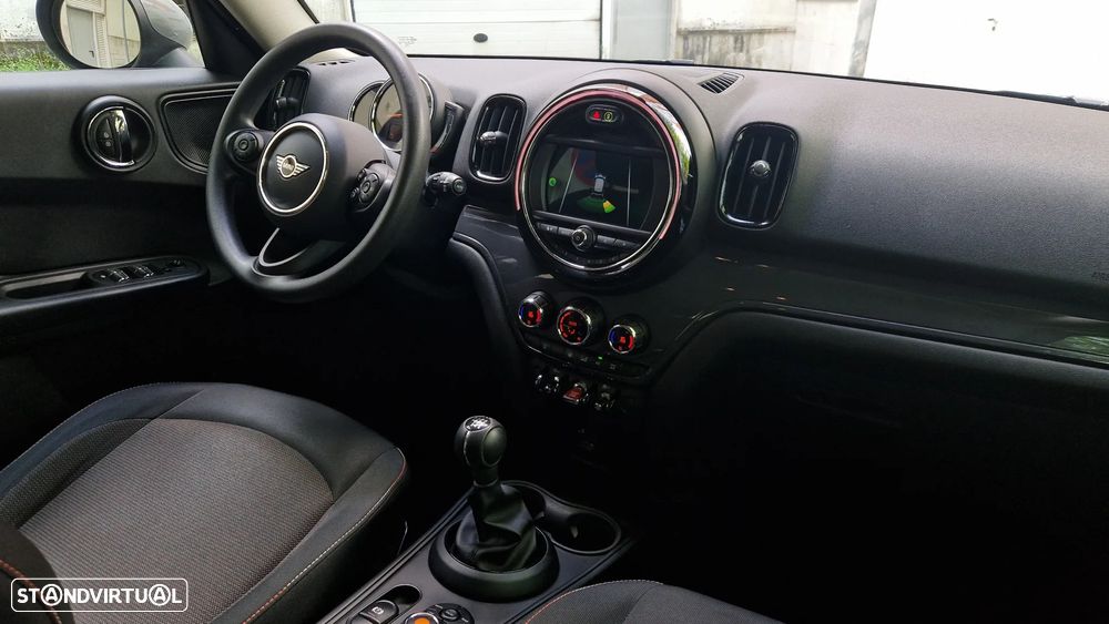 MINI Countryman Cooper Essential - 4