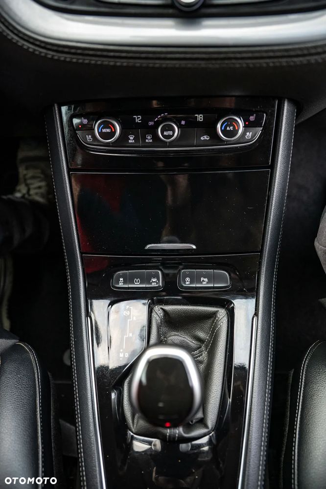 Opel Grandland X 1.2 Start/Stop Automatik Business INNOVATION - 29